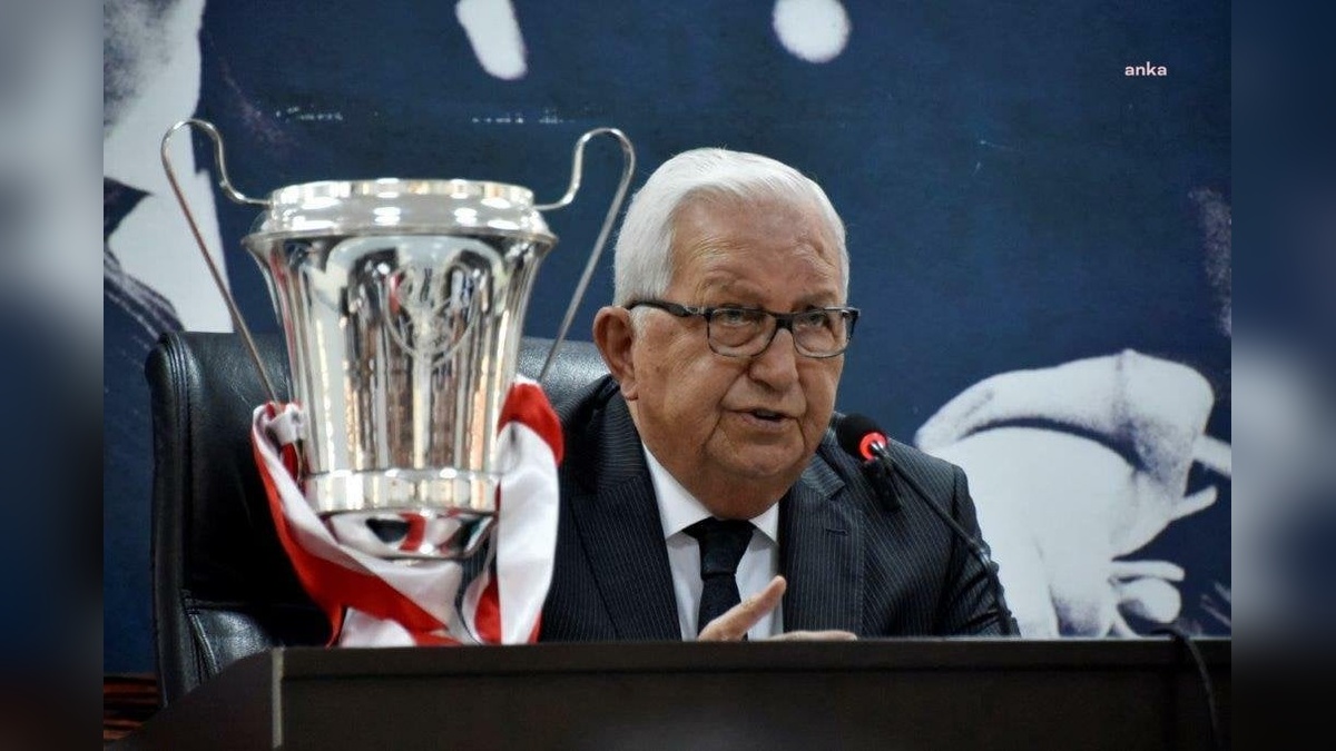 Karadeniz Ereğli Belediyespor'un şampiyonluk kupası Belediye Meclisi'nde