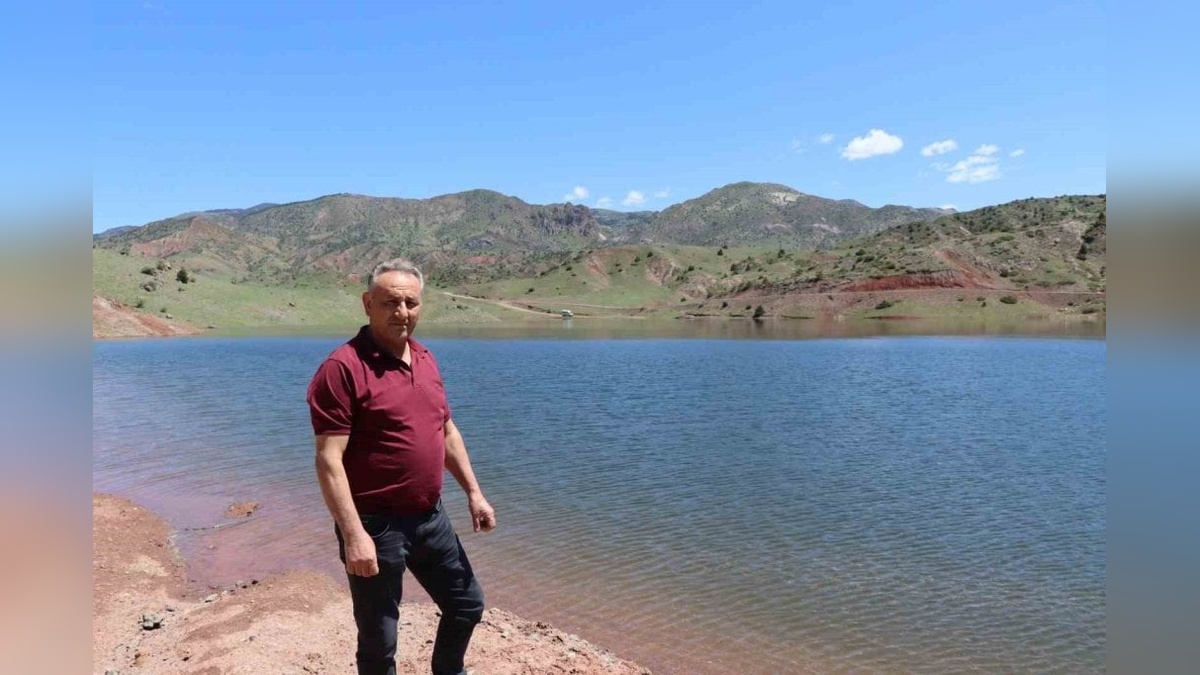 Oltu'da sulama göleti taştı, ulaşım yolu kapandı