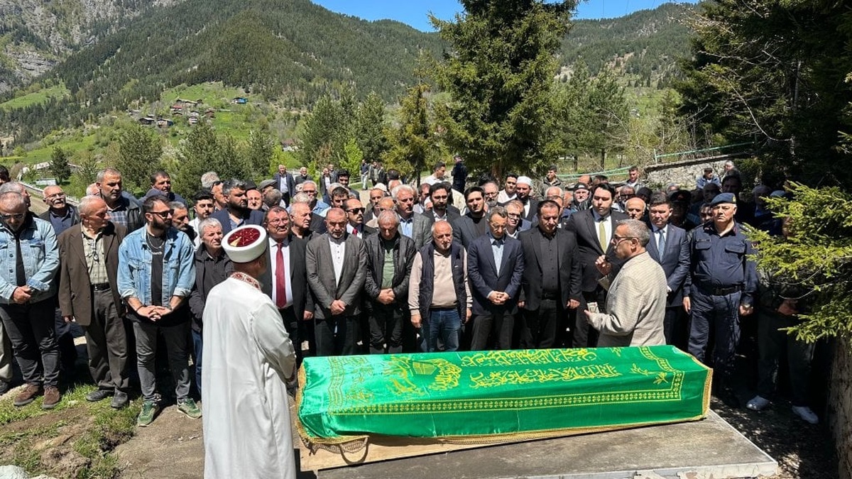 Fahrettin Altun'un amcası Nurettin Altun Şavşat'ta toprağa verildi
