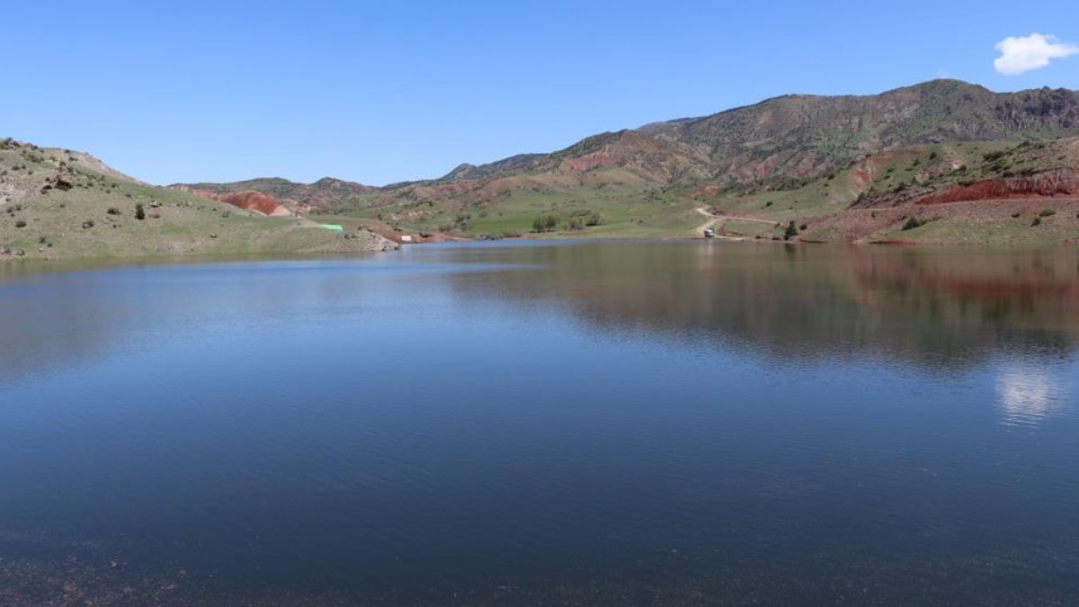 Yağışlar normalin üstünde oldu, yol su altında kaldı! Bölge halkı korku içinde bekliyor