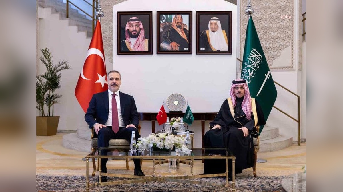 Fidan ve Al Suud, Pakistan-Hindistan gelişmelerini görüştü