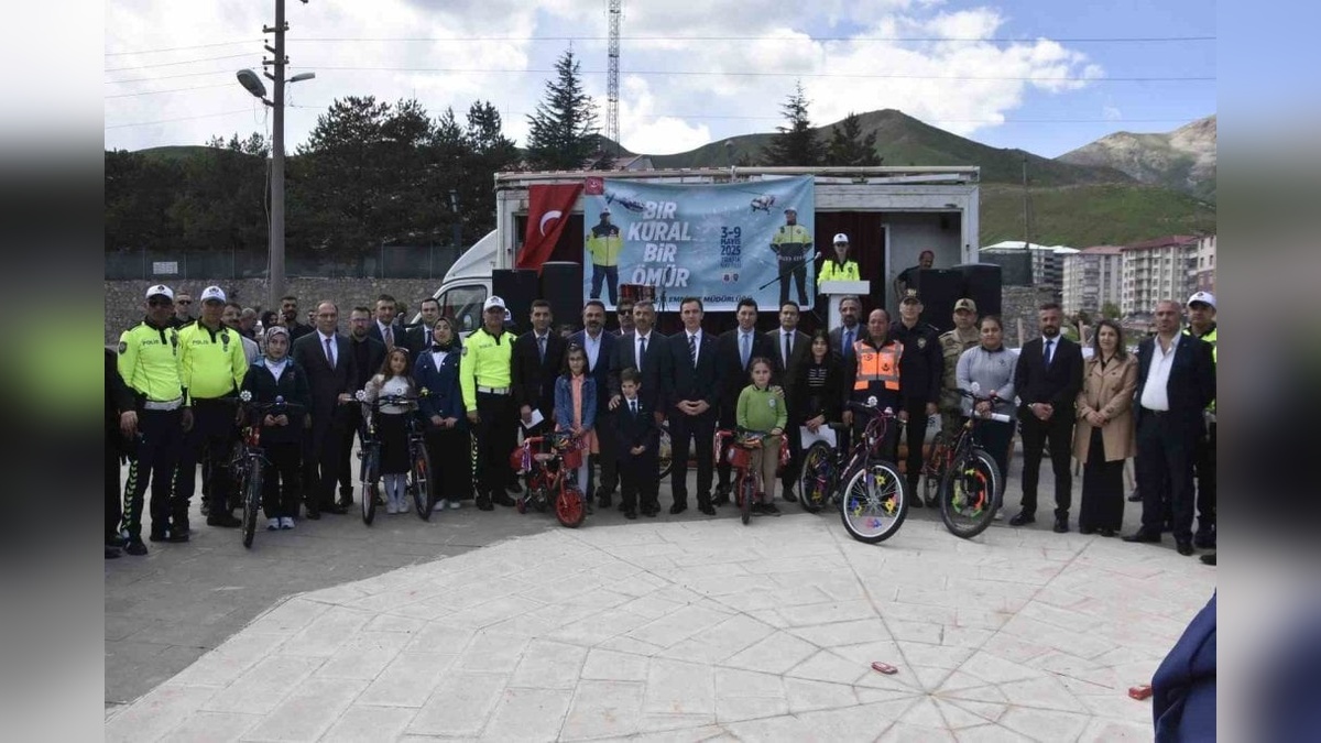 Bitlis'te trafik güvenliği haftası etkinlikleri düzenlendi