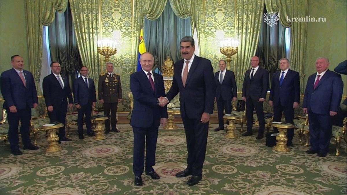 Putin, Maduro ile Kremlin'de görüştü