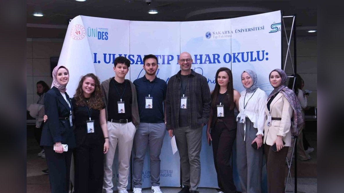 SAÜTTAT'ın 1. Ulusal Tıp Bahar Okulu'nda uzman isimler öğrencilerle buluştu