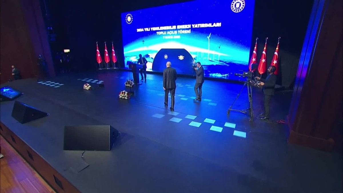 Erdoğan: Türkiye enerjide kendiyle yarışıyor, muhalefet ise gündemi takip etmiyor