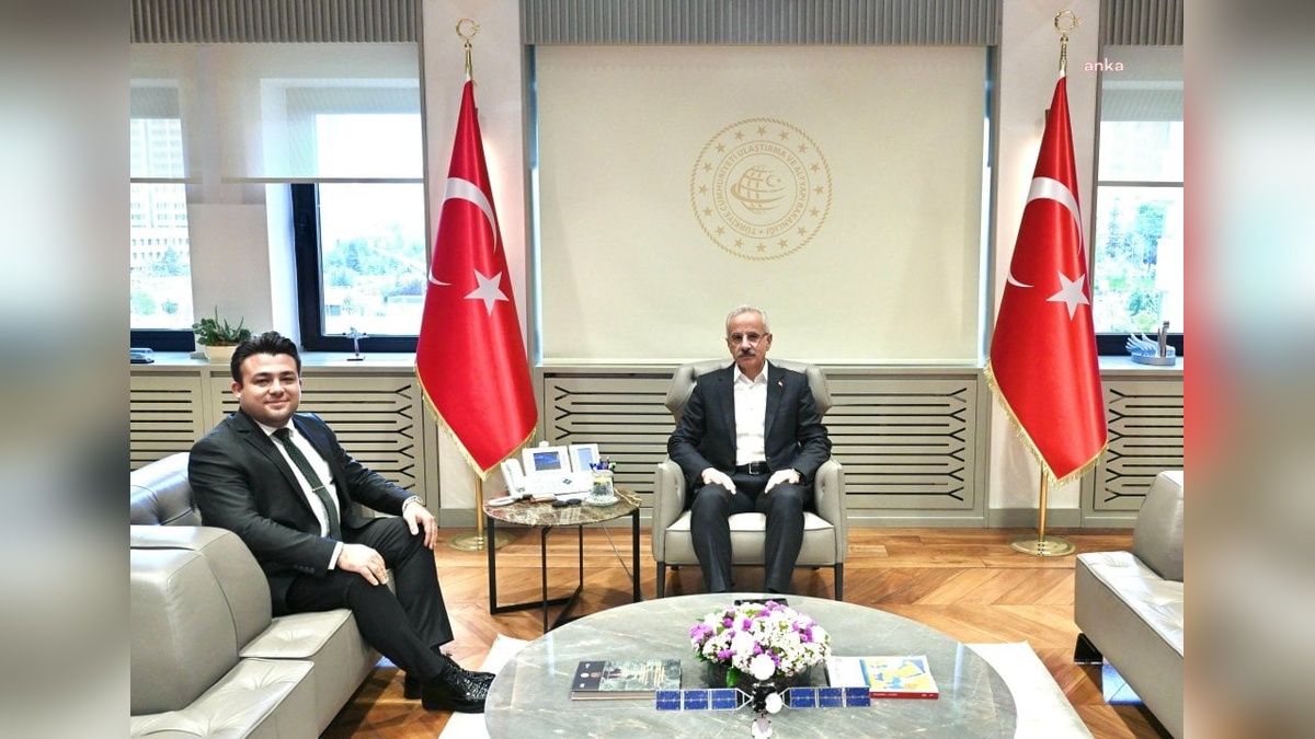 Uraloğlu, TikTok yetkilisiyle gençlerin dijital güvenliği konusunda görüştü