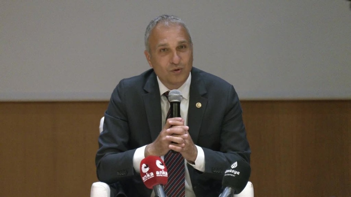 Başöğretmenin Yolunda kitabı için söyleşi ve imza günü düzenlendi