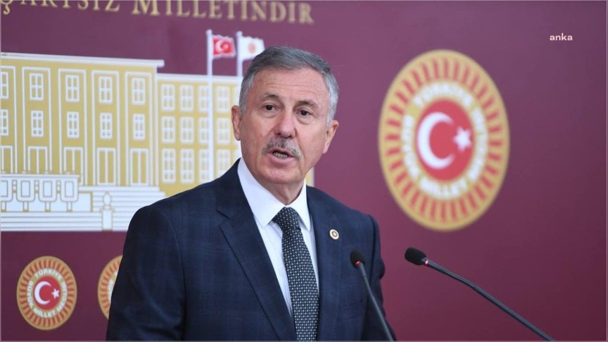 Özdağ'dan siyasi yasaklara ilişkin kanun teklifi