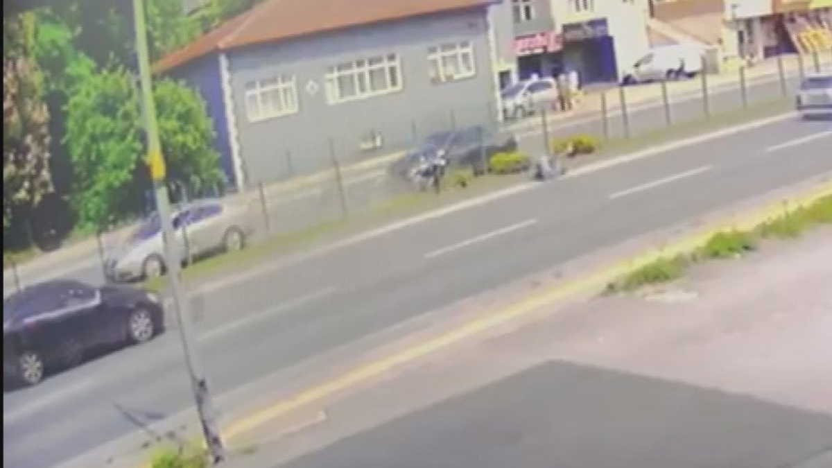 Ereğli'de motosiklet kazası güvenlik kamerasına yansıdı