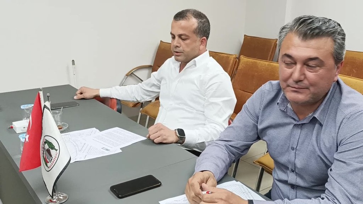 Karacasu Belediye Meclisi'nde Özgür Özel'e saldırı kınandı