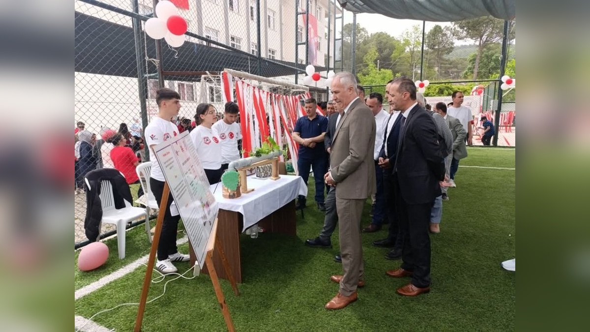Soma Linyit Anadolu Lisesi'nde TÜBİTAK bilim fuarı açıldı