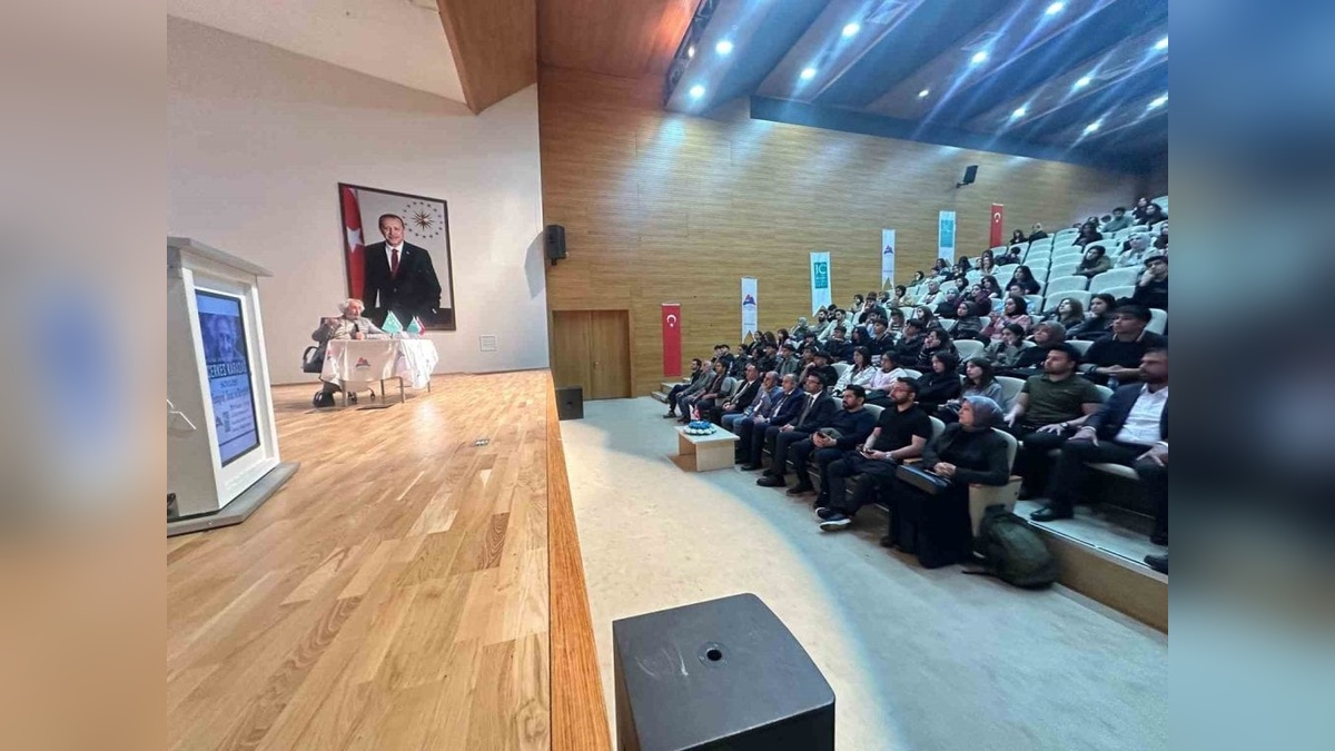 Ağrı İbrahim Çeçen Üniversitesi'nde fotoğraf sanatı konuşuldu