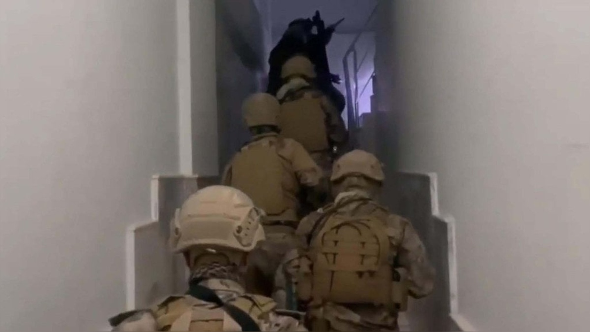 İzmir merkezli FETÖ operasyonunda 10 gözaltı