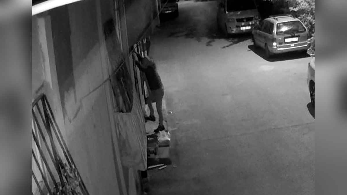 Adana'da iki evden kablo çalan hırsız tutuklandı