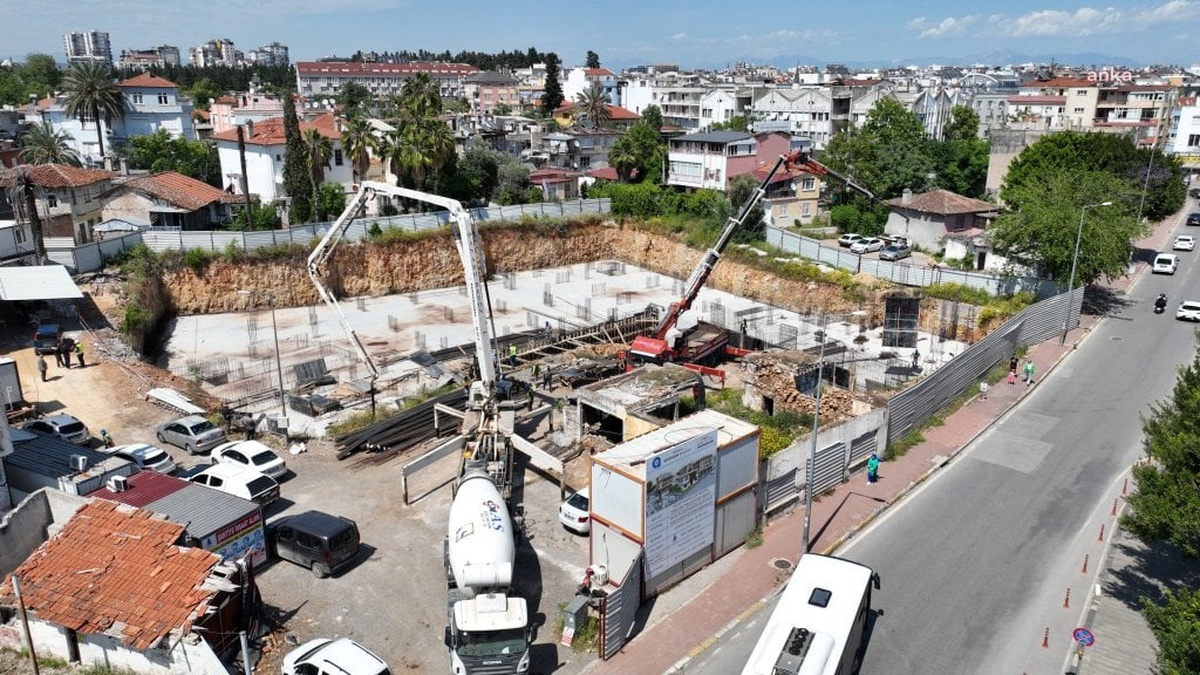 Antalya Büyükşehir Belediyesi’nin Balbey Mahallesi kentsel dönüşüm projesi yeniden başladı
