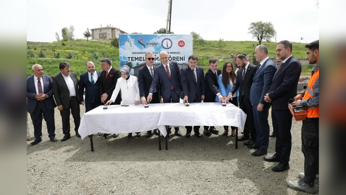 Simav Dumlupınar Üniversitesi'nde cami ve Gençlik Merkezi'nin temeli atıldı