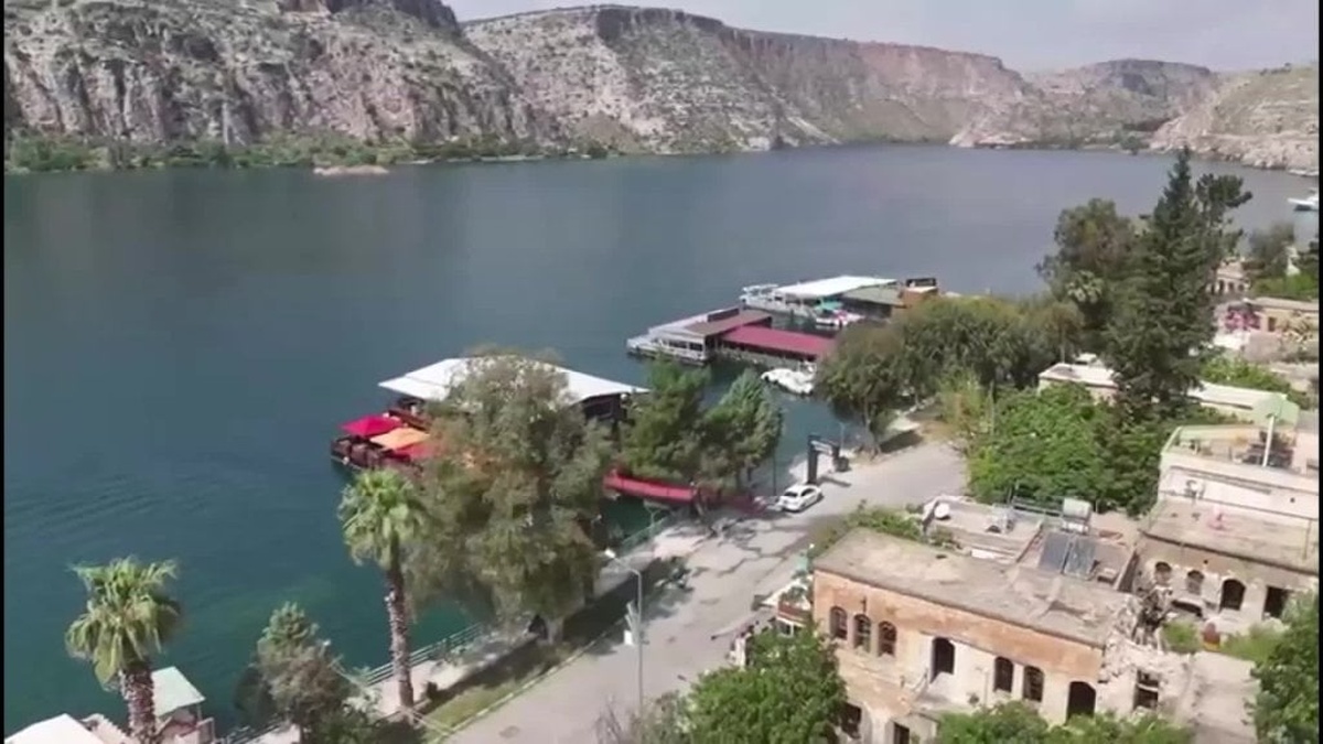 Halfeti'nin simgesi karagülün hasadı başladı