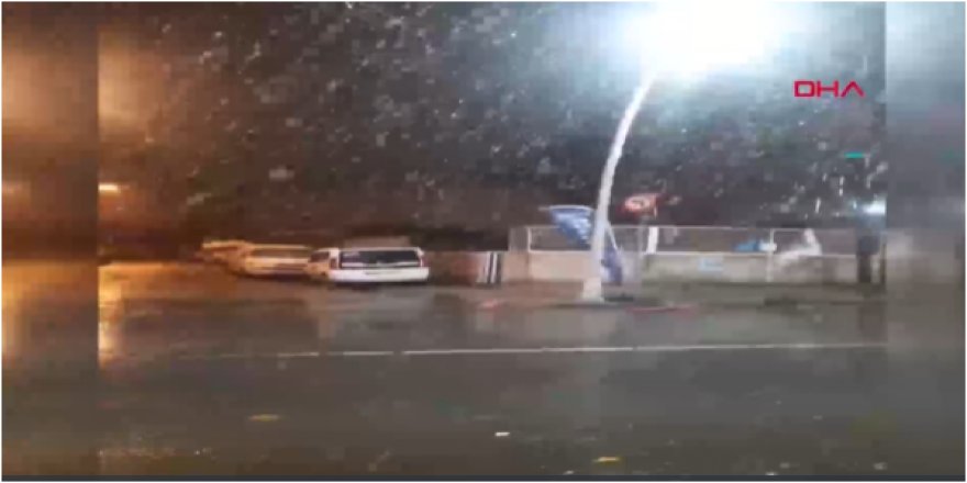 Sultangazi'de lapa lapa kar