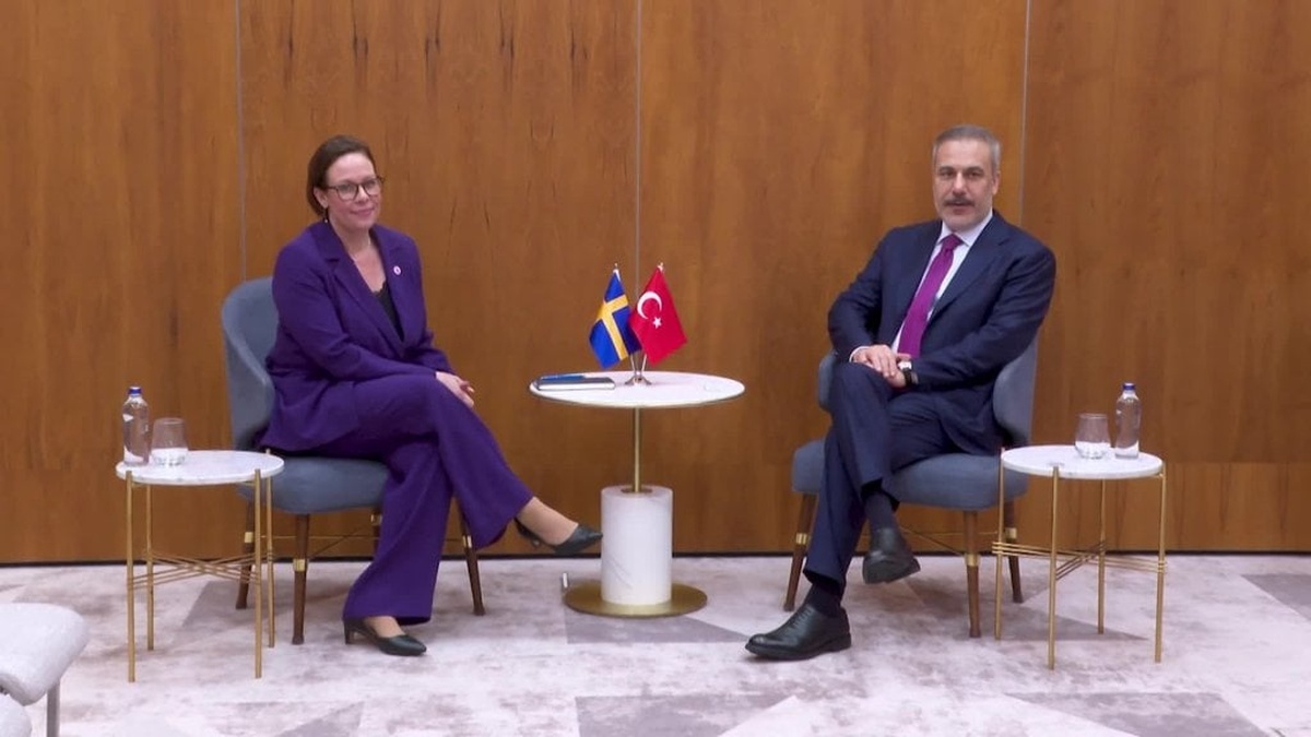 Dışişleri Bakanı Fidan, Varşova'da ikili görüşmeler gerçekleştirdi