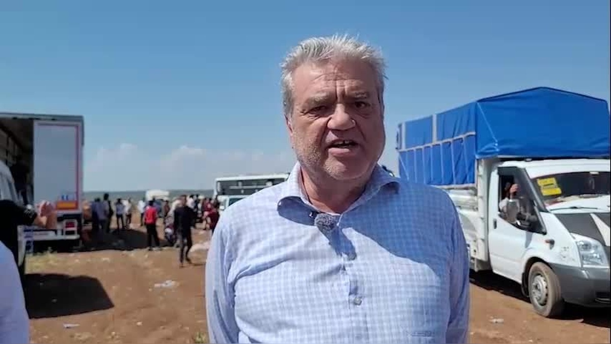 Reyhanlı'da soğan üreticileri çiftçiliği bırakmak zorunda kalıyor