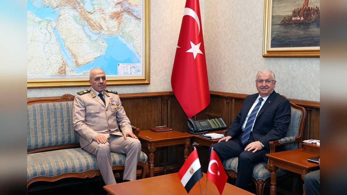 Milli Savunma Bakanı Yaşar Güler, Mısır Genelkurmay Başkanı'nı kabul etti