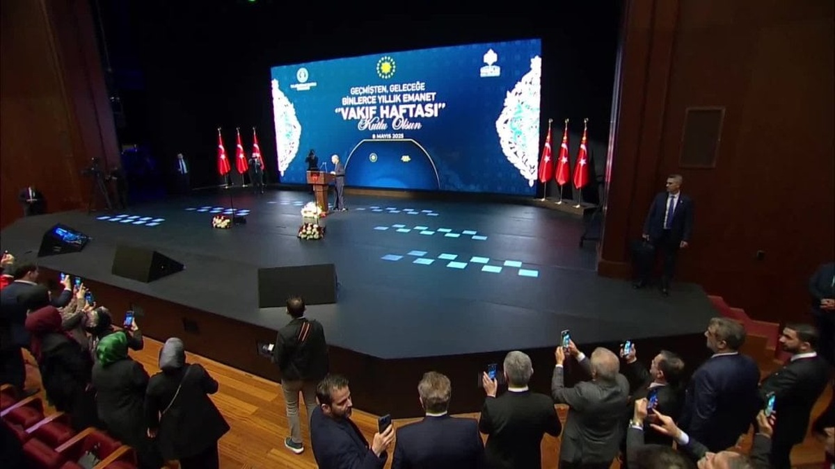 Cumhurbaşkanı Erdoğan: Evliliğin önündeki engeller kaldırılmalı