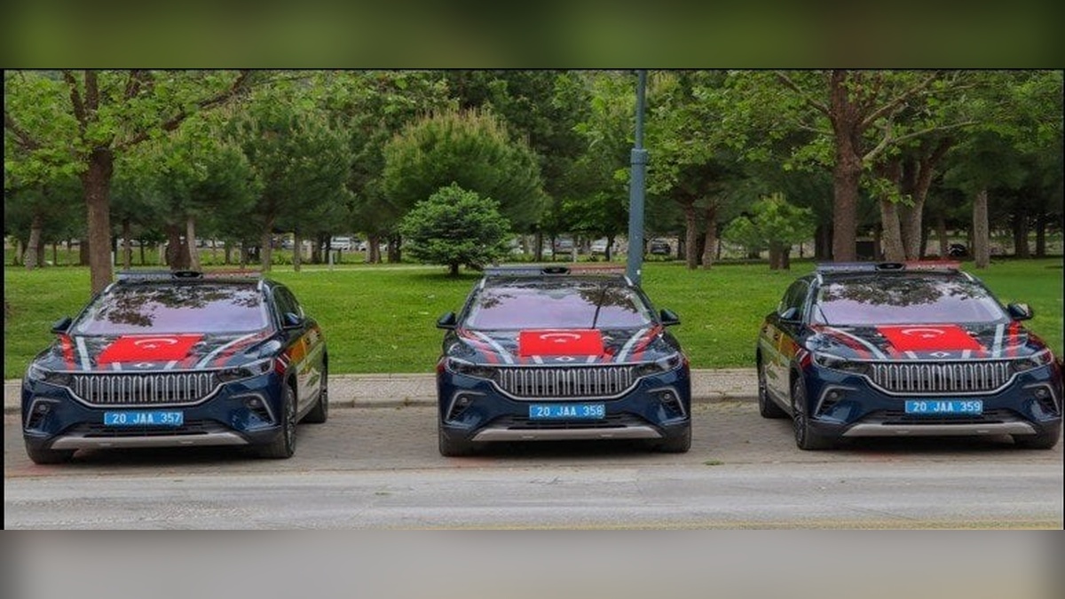 Denizli İl Jandarma Komutanlığı'na 3 yeni TOGG katıldı