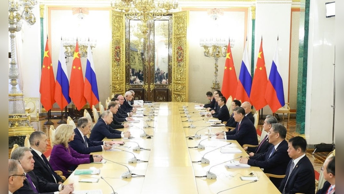 Putin ve Şi Cinping Moskova'da stratejik iş birliğini vurguladı