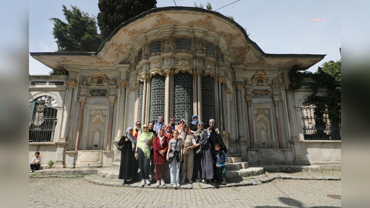 Eyüpsultan Belediyesi Anneler Günü'nde Tarihi Gezi Düzenledi