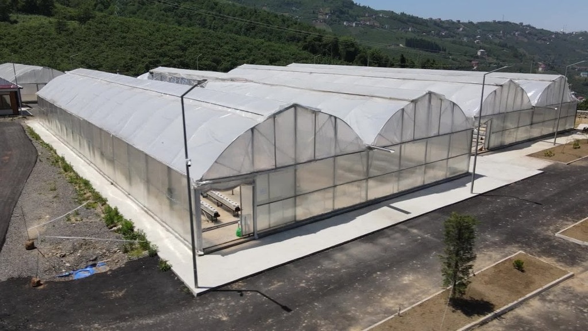 Ortahisar Belediyesi'nden En Mutlu Köy'de bol ürün hasadı