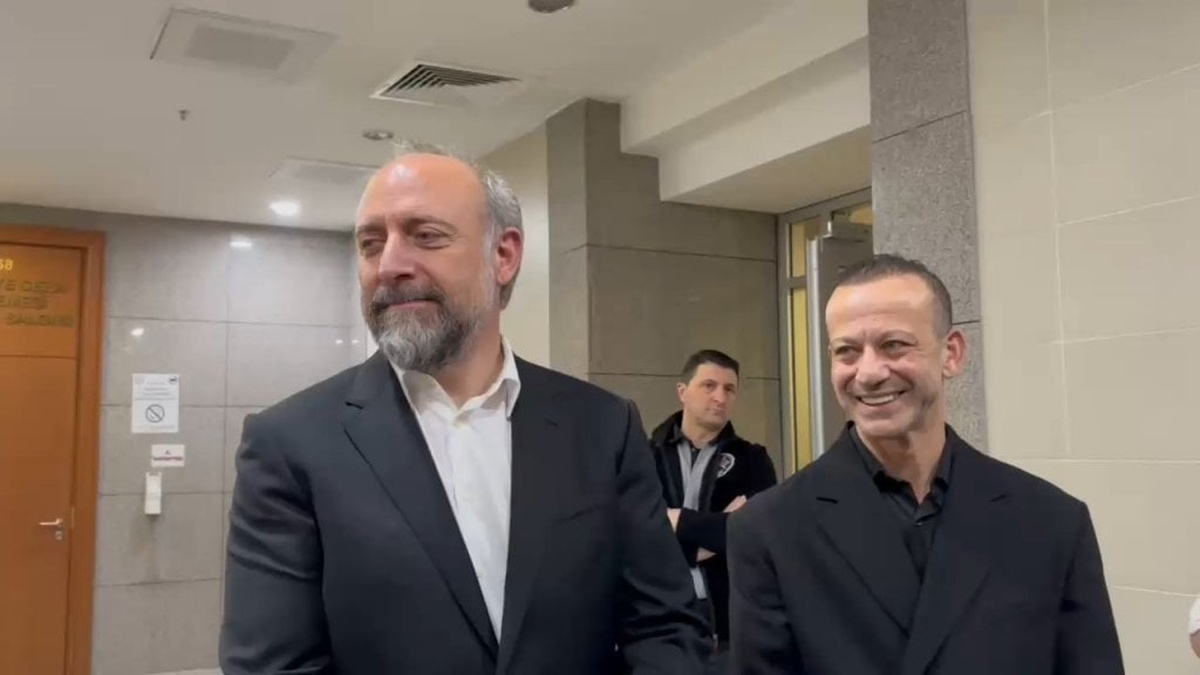 Halit Ergenç ve Rıza Kocaoğlu 'yalan tanıklık' davasında mahkemede