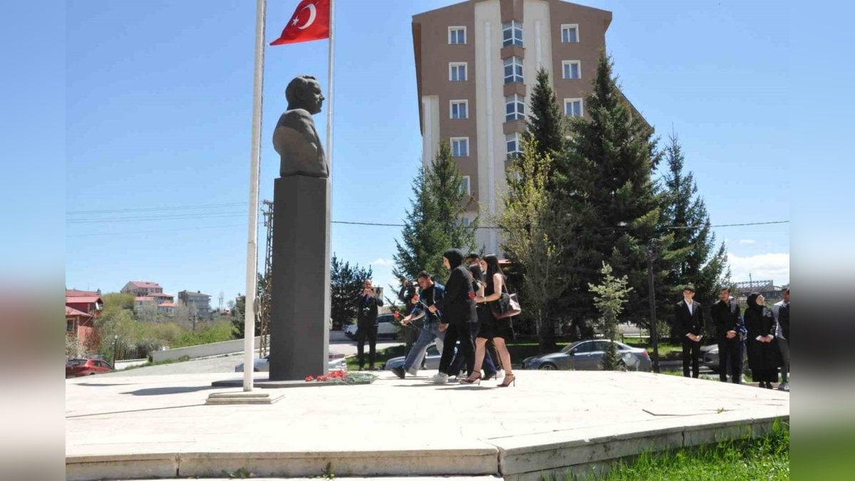 Kars'ta Haydar Aliyev Anıldı: "Azerbaycan-Türkiye kardeşliği her zaman yüceltilmiştir"