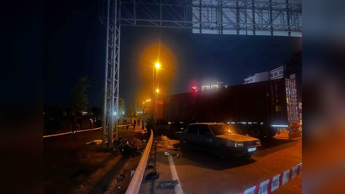 Beylikdüzü'nde feci kaza: Tırın çarptığı motosiklet sürücüsü hayatını kaybetti