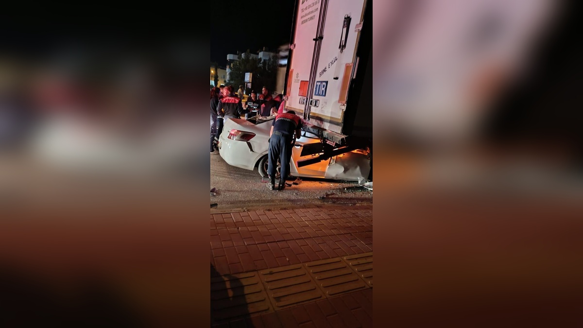 Silifke'de feci kaza: İki kişi hayatını kaybetti