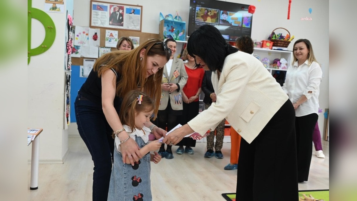 Bozüyük Belediye Başkanı Bakkalcıoğlu’nun eşi, Anneler Günü kutlamasına katıldı