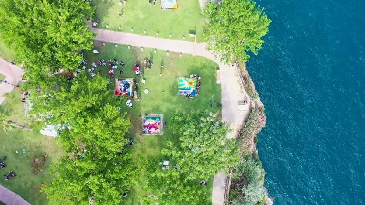 Muratpaşa'da çiçek desenleri yarışmasının birincisi ATSO Güzel Sanatlar Lisesi