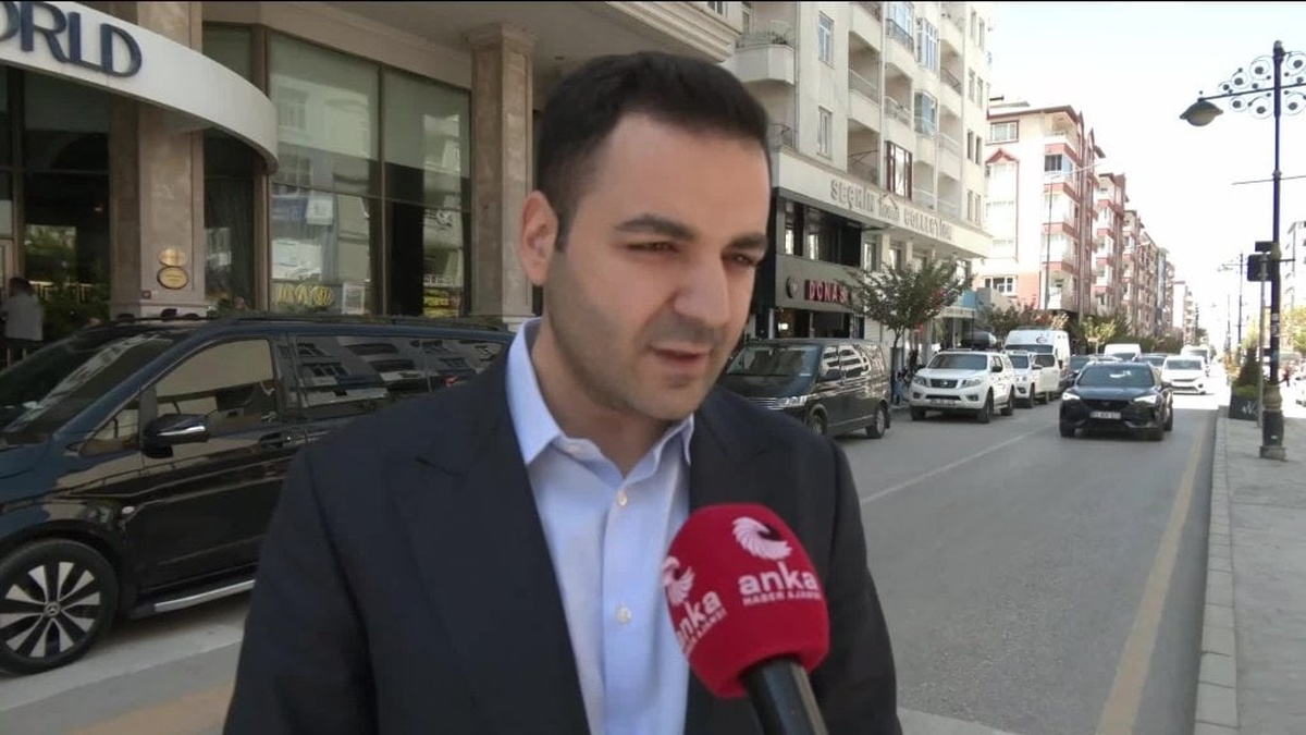 CHP Gençlik Kolları Başkanı Aydın: Gençler geleceğine sahip çıkıyor