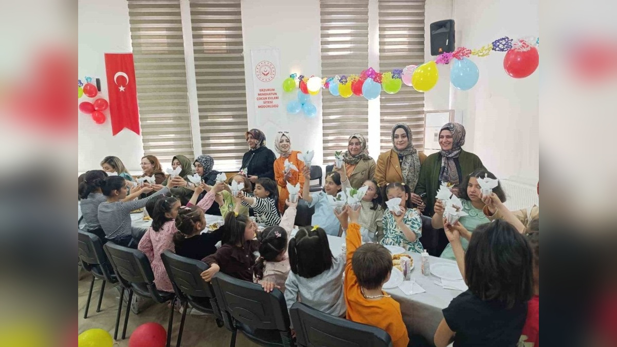 Erzurum Nenehatun Çocuk Evleri Sitesi'nde Anneler Günü coşkusu: Sevgi dolu anlar