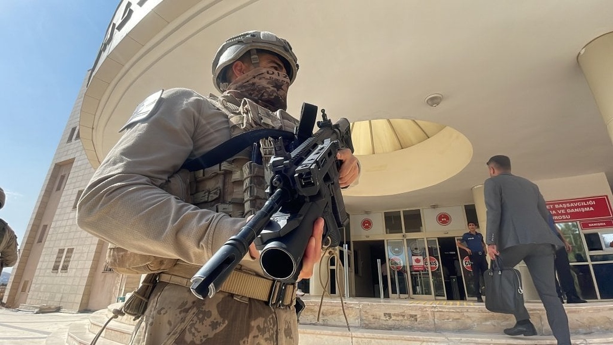 Şanlıurfa'da silah kaçakçılarına operasyon: 7 gözaltı