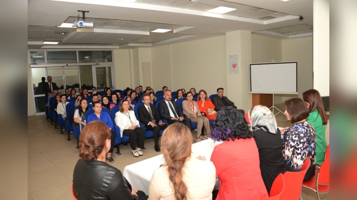 Mamak Devlet Hastanesi'ne 'Anne Dostu Hastane' ünvanı verildi