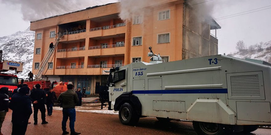 Çatı yangınına TOMA'lı müdahale