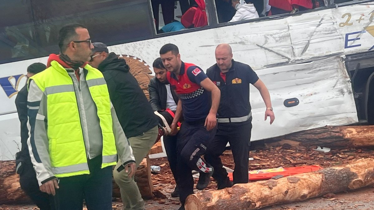 Çanakkale'de korkunç kaza: Çok sayıda ölü var