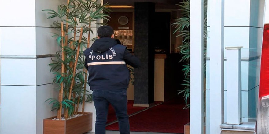 Otelde 2 kişi ölü bulundu