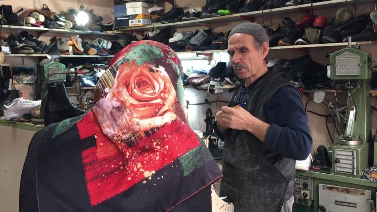 Zonguldaklı Recep Akman: 67 yıldır ayakkabı tamirciliği yapıyor