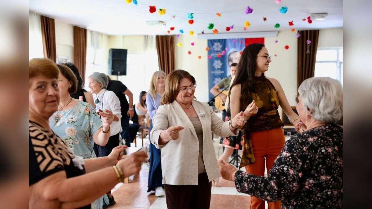 Didim Belediye Başkanı Gençay: Annelerimizin yüzü hep gülsün