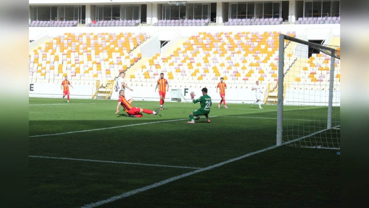 Gençlerbirliği, Yeni Malatyaspor'u 5-0 mağlup ederek Süper Lig'e yükseldi