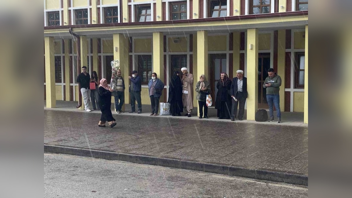 Eskişehir'de sağanak yağış: Kent trafiği aksadı