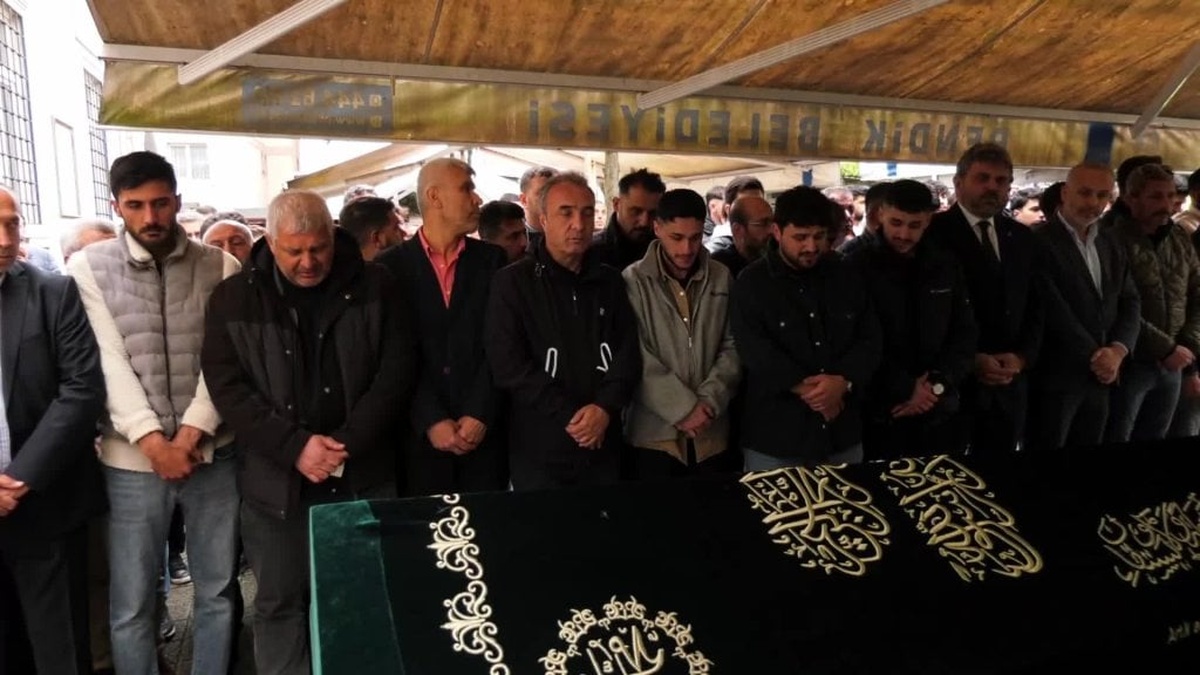 İstanbul'da darp edilen işçi Erol Eğrek son yolculuğuna uğurlandı