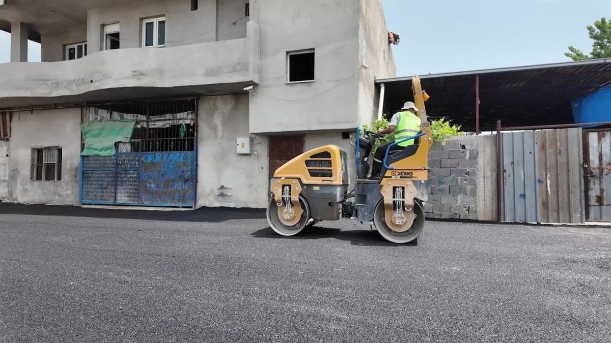 Yüreğir Belediyesi'nden asfalt atağı: 31 bin 500 ton asfalt döküldü