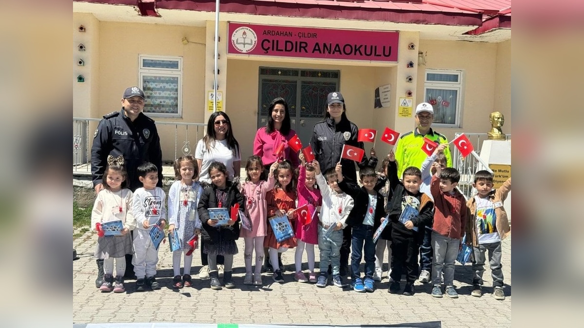Çıldır Anaokulu öğrencileri trafik ve ilk yardım eğitimi aldı